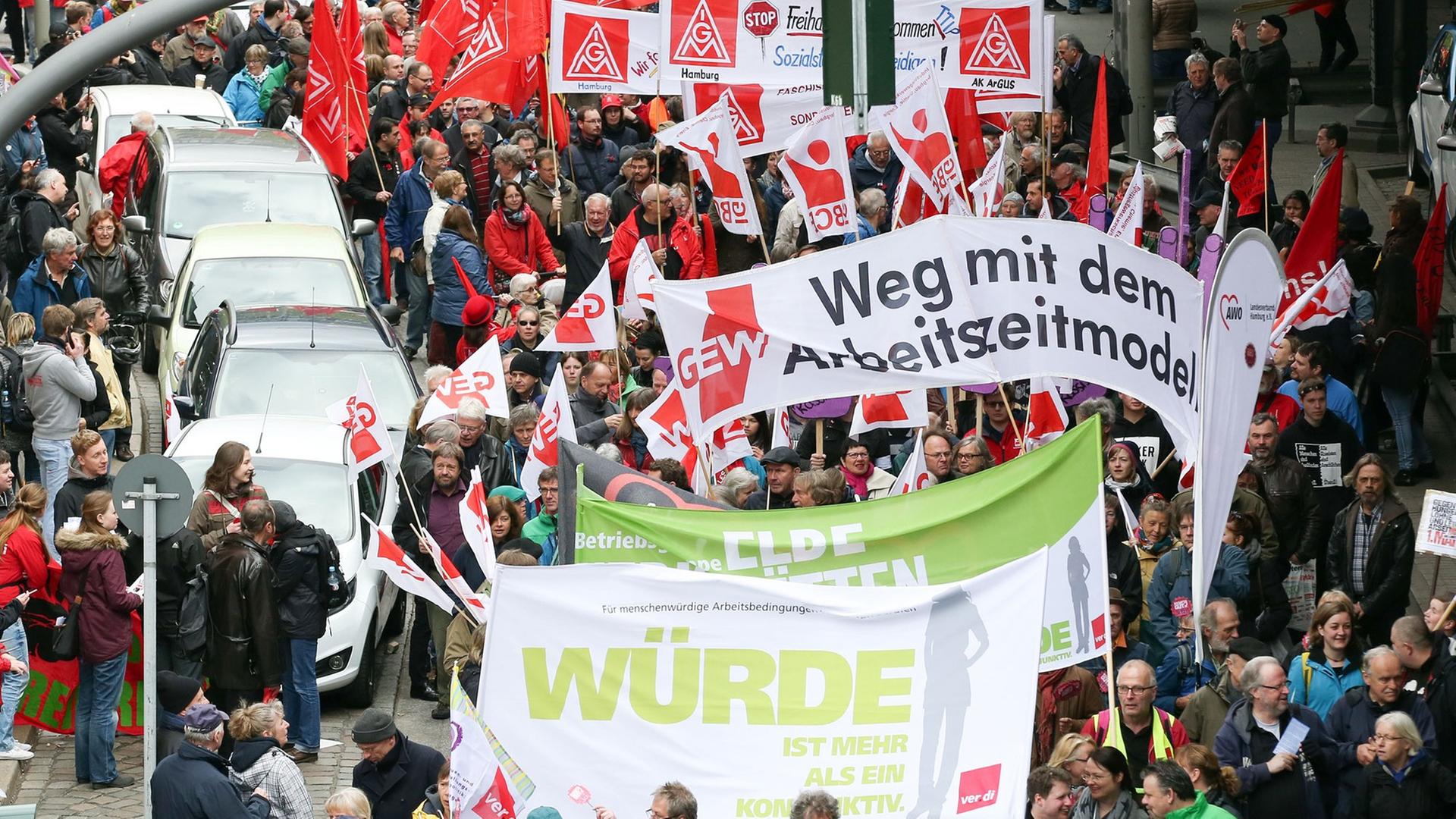 Demonstration der Gewerkschaften zum 1. Mai 2015 in Hamburg
