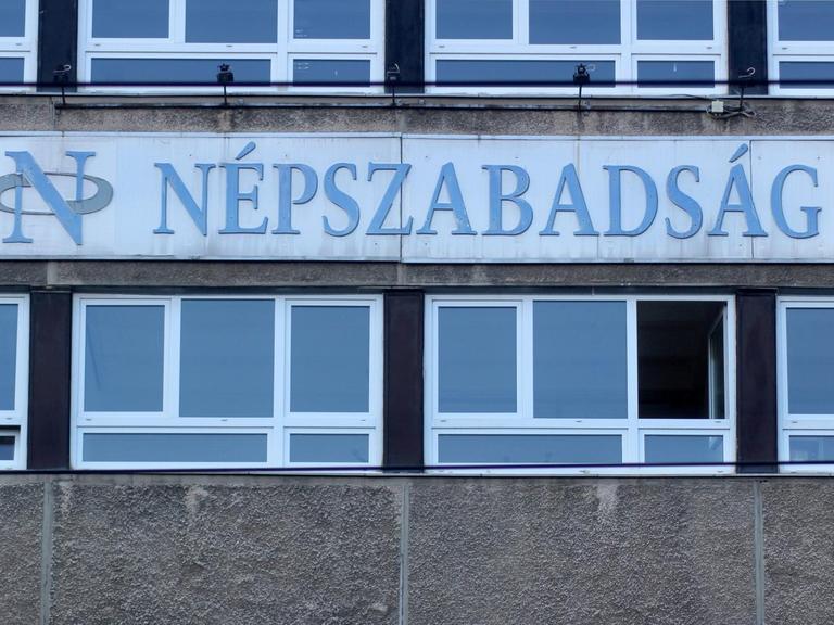 Das Gebäude der Budapester Tageszeitung "Nepszabadsag", aufgenommen am 08.10.2016. Die unabhängige ungarische Traditionszeitung hat überraschend ihr Erscheinen eingestellt.