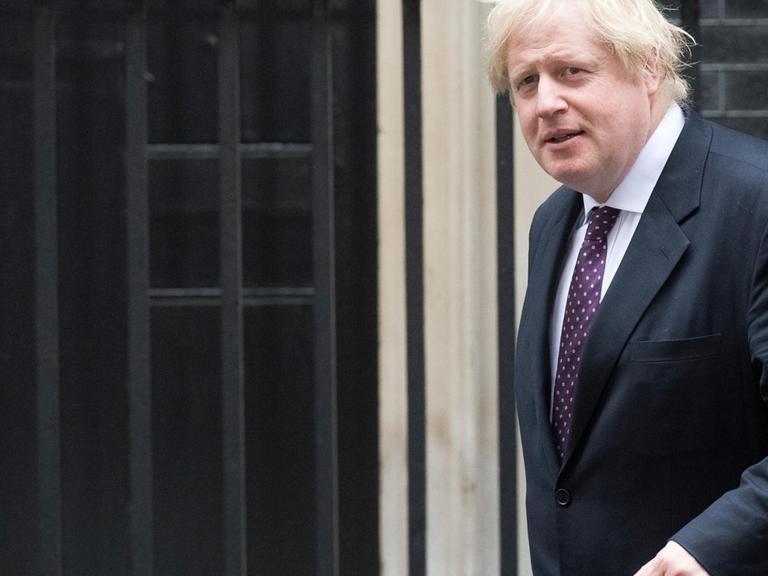 Boris Johnson vor dem Sitz des britischen Premierministers in der Downings Street 10 in London.