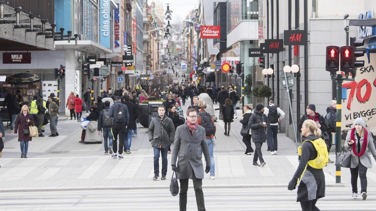 Die Stockholmer Einkaufsstraße Drottninggatan am 1. April 2020.