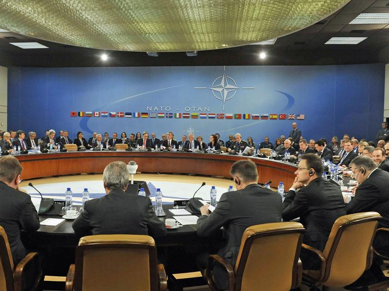 Die Versammlung der Außenminister der Nato in Brüssel.