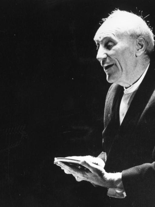 Bernhard Minetti / Rollenbild 1973 in "Das letzte Band" von Samuel Beckett im Berliner Schiller- theater