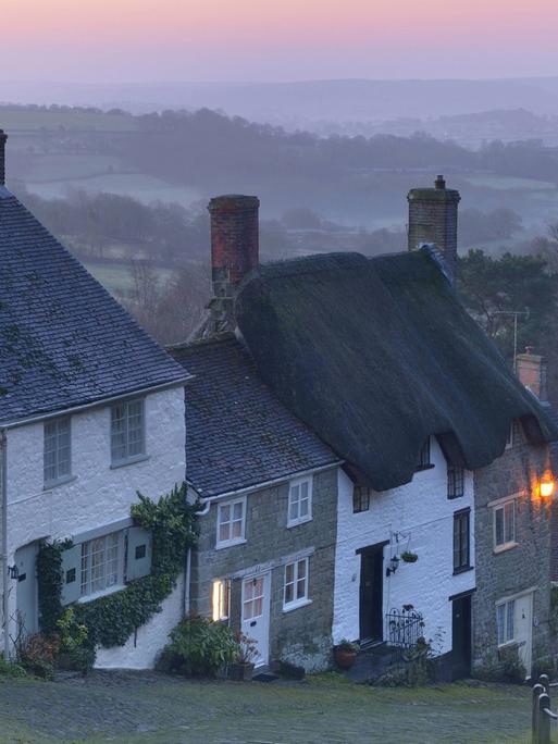 Gold Hill, Shaftesbury at dawn, Blackmore Vale, Dorset, England.