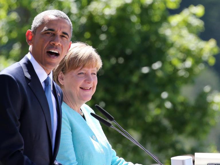 Bundeskanzlerin Angela Merkel und US-Präsident Barack Obama am 07.06.2015 in Krün (Bayern). Die Staats- und Regierungschefs der sieben großen Industrienationen (G7) kommen am Sonntag und Montag im bayerischen Elmau zusammen, um über außen- und sicherheitspolitische Herausforderungen zu beraten.