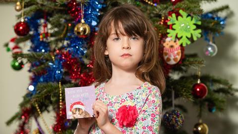 Florence Widdicombe, 6, fand in einem Stapel Weihnachtskarten der britischen Supermarktkette Tesco den Hilferuf eines chinesischen Zwangsarbeiters