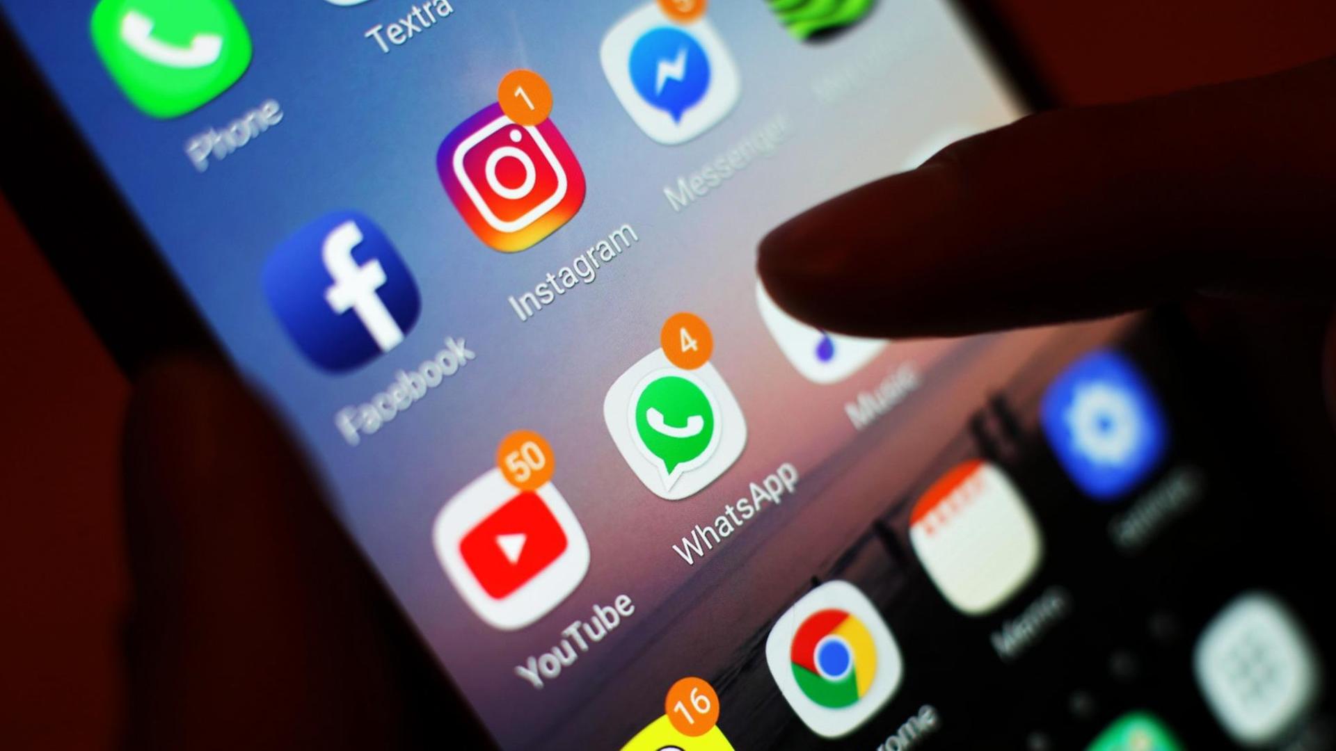 Apps von sozialen Medien auf einem Smartphone