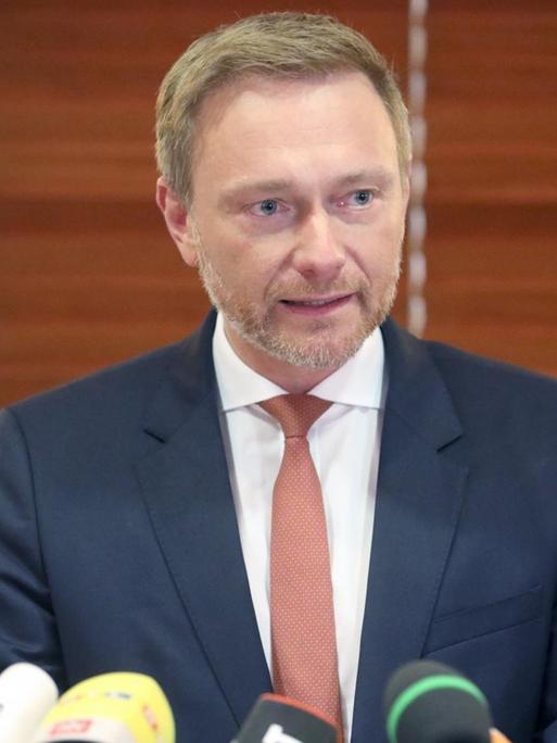Christian Lindner, Parteivorsitzender der FDP und Fraktionsvorsitzender im Bundestag, gibt ein Statement zur Situation nach der Wahl des Ministerpräsidenten in Thüringen.
