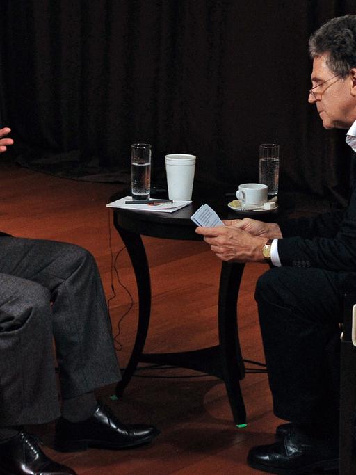 Der russische Präsident Wladimir Putin im Gespräch mit dem Journalisten Hubert Seipel in Wladiwostok am 13. November 2014