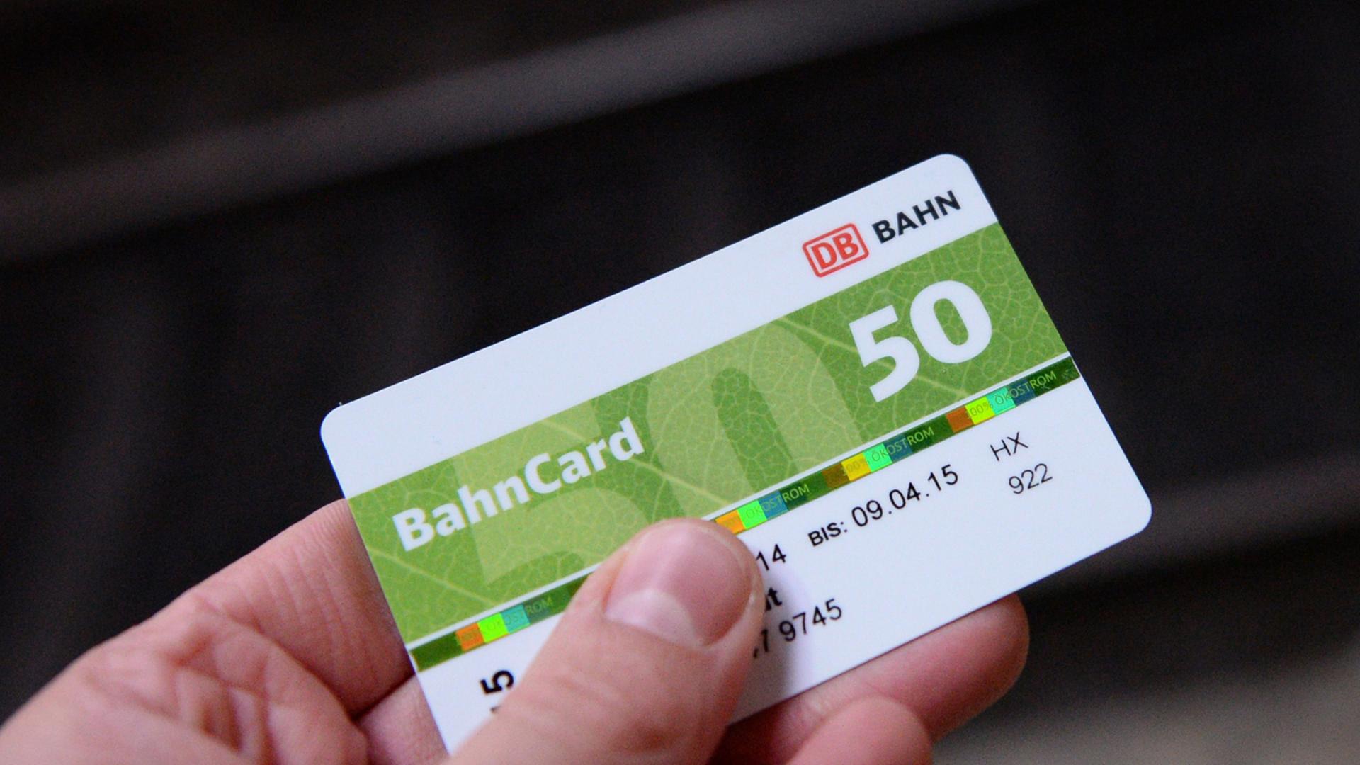 Eine Bahncard 50, aufgenommen am 04.12.2014 auf dem Hauptbahnhof in Hamburg.