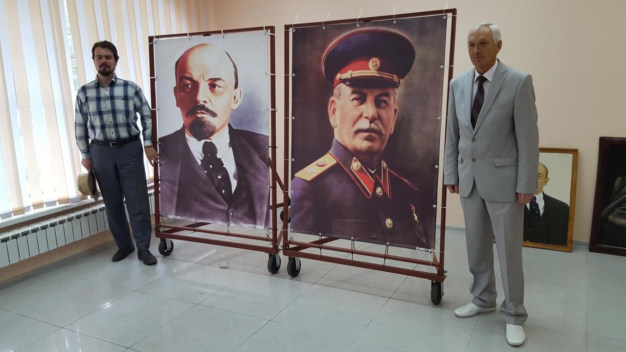 Stalin und Lenin in der Zentrale der Kommunistischen Partei Russlands in Chabarowsk.