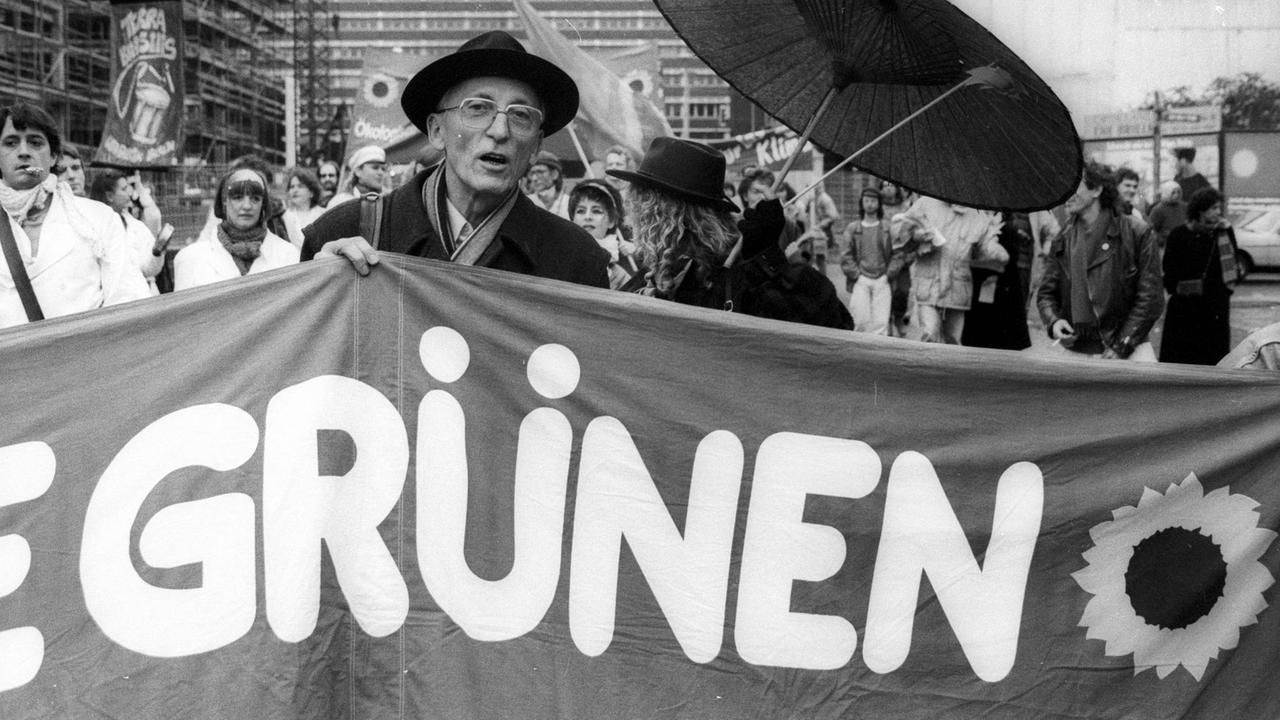 Wilhelm Knabe (Grünen) im Bundestagswahlkampf in Saarbrücken