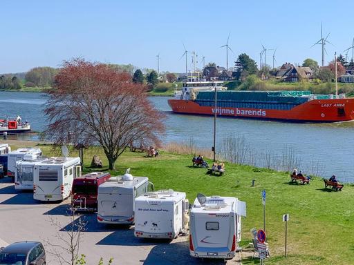 Nord-Ostsee-Kanal Fähre bei Sehestedt