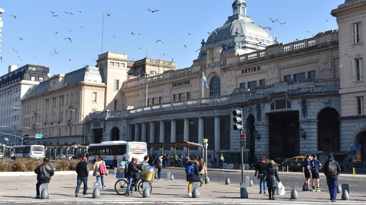 Der Bahnhof Retiro in Buenos Aires