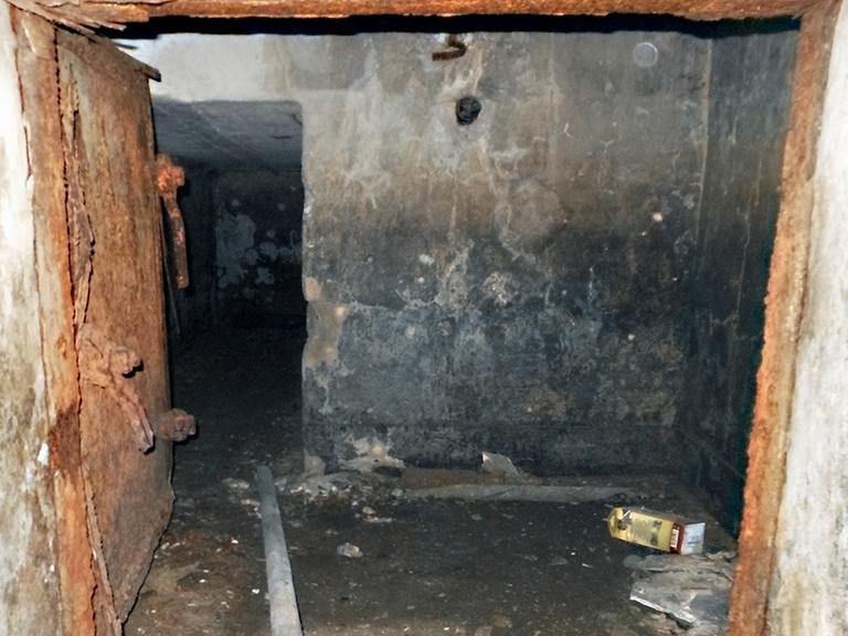 Ein heruntergekommener Keller in der Ukraine, der als Folterkammer diente.
