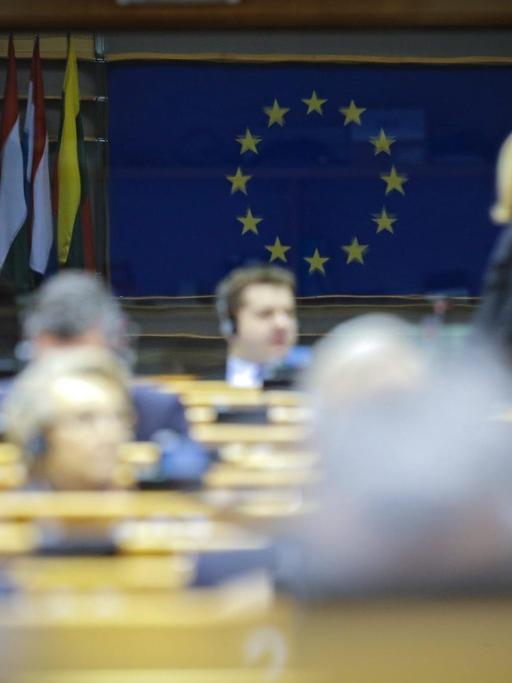 Mitglieder des Europäischen Parlaments während einer Plenarsitzung im Espace Leopold in Brüssel, Belgien.