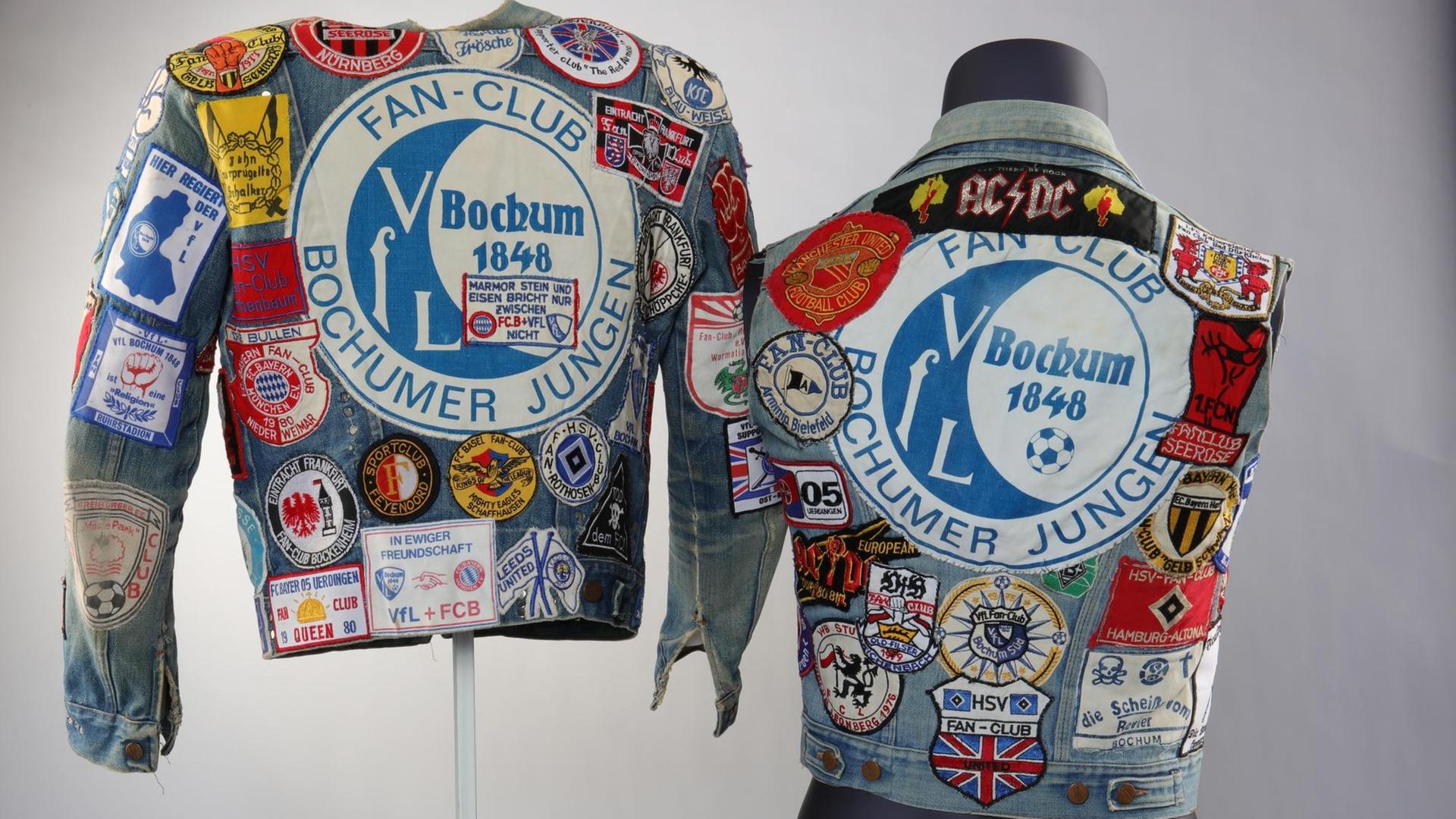 Fankutten von VfL-Bochum-Fans im Deutschen Fußballmuseum in Dortmund