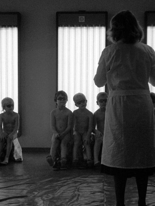 Aufnahme vom 21.10.1987, Turnen im Kindersanatorium Bad Muskau,