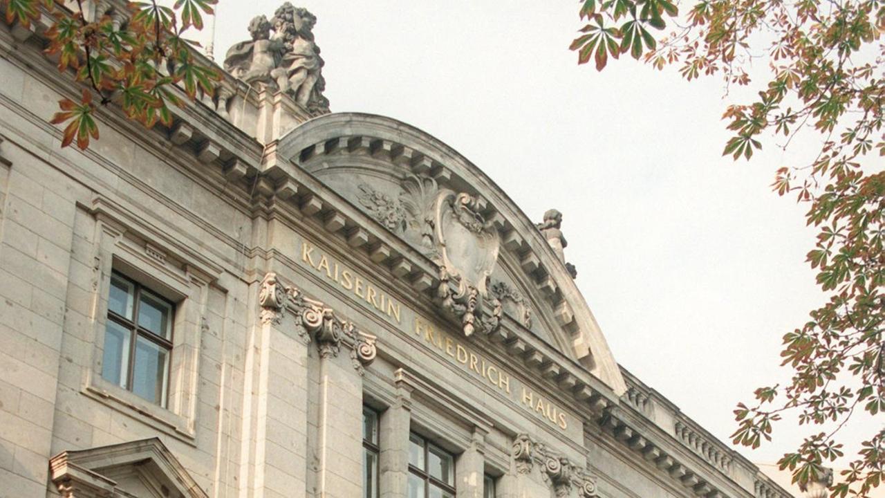 Die Akademie der Künste der DDR hatte ihren Sitz im Kaiserin-Friedrich-Haus am Berliner Robert-Koch-Platz.