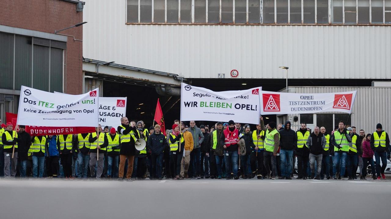 Proteste gegen Verkaufspläne bei Opel