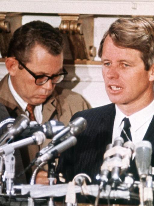 Robert F. Kennedy während einer Wahlveranstaltung im Jahr 1968.