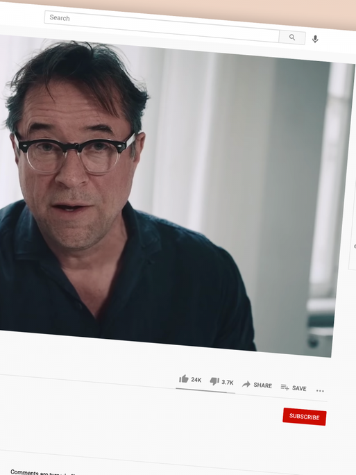 Screenshot: Der Schauspieler Jan-Josef Liefers in einer Videobotschaft.
