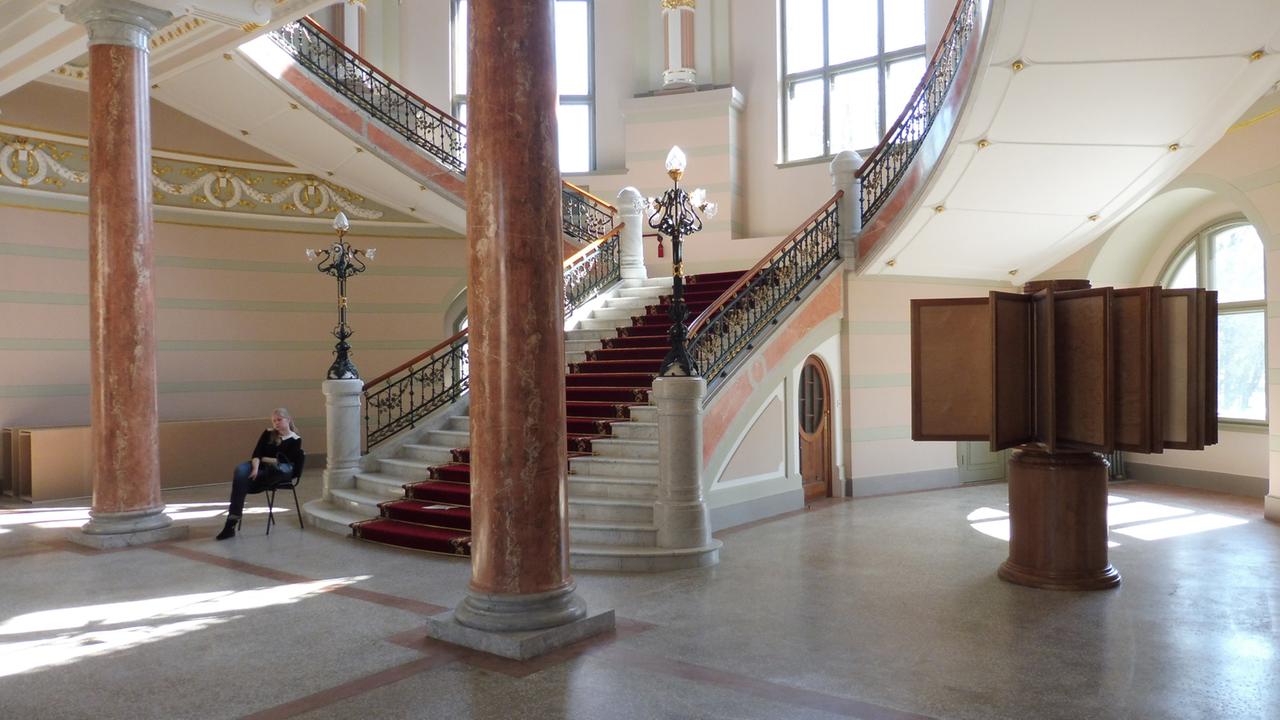 Blick ins Treppenhaus des neu eröffneten Kunstmuseums in Riga 