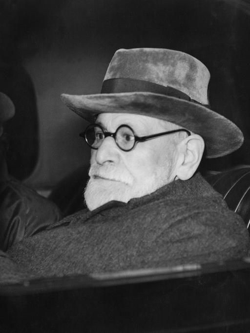 Der österreichische Psychoanalytiker Sigmund Freud kurz nach seiner Ankunft in London am 6. Juni 1938.