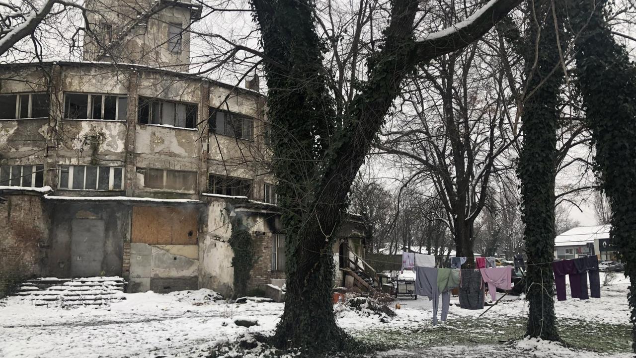 Das Gelände der Alten Messe in Belgrad, auf dem sich das deutsche KZ "Judenlager Semlin" befand. Viele Gebäude sind heute in Privatbesitz und / oder zerfallen.
