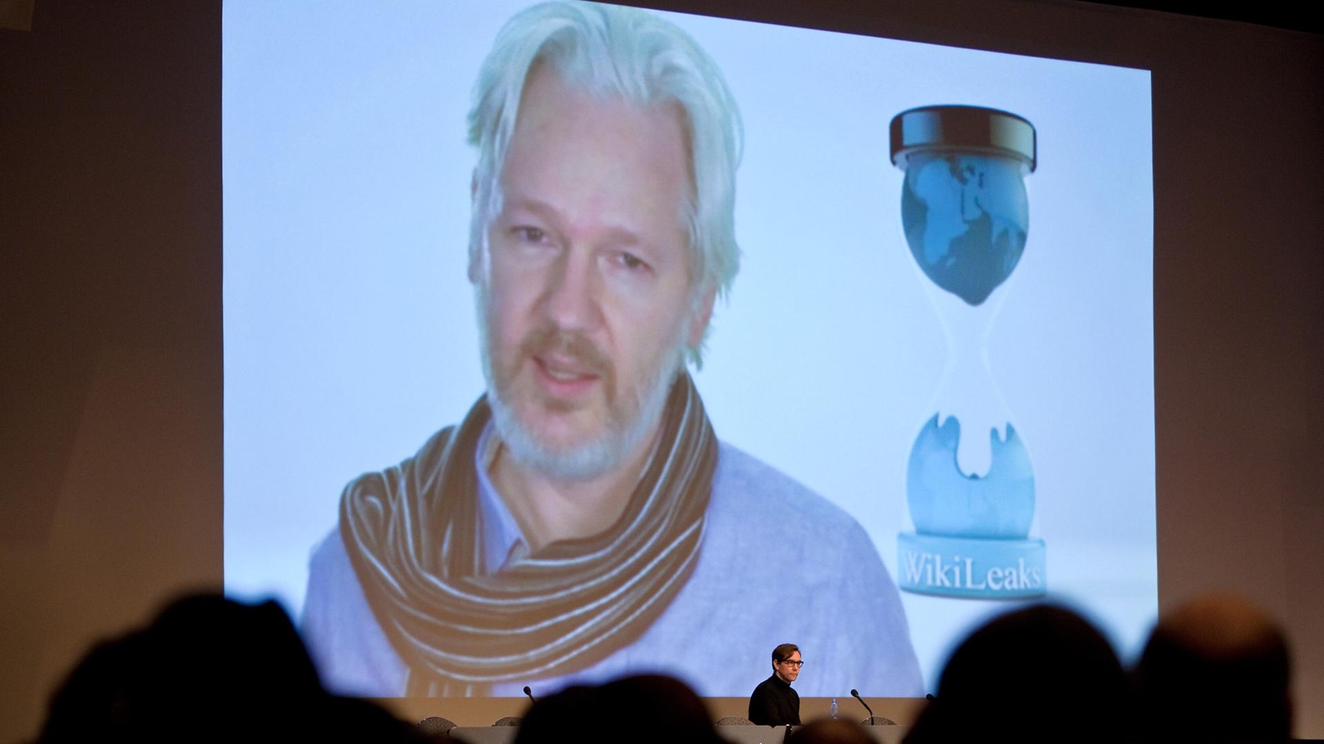 Wiki-Leaks-Gründer Julian Assange bei einer Video-Botschaft