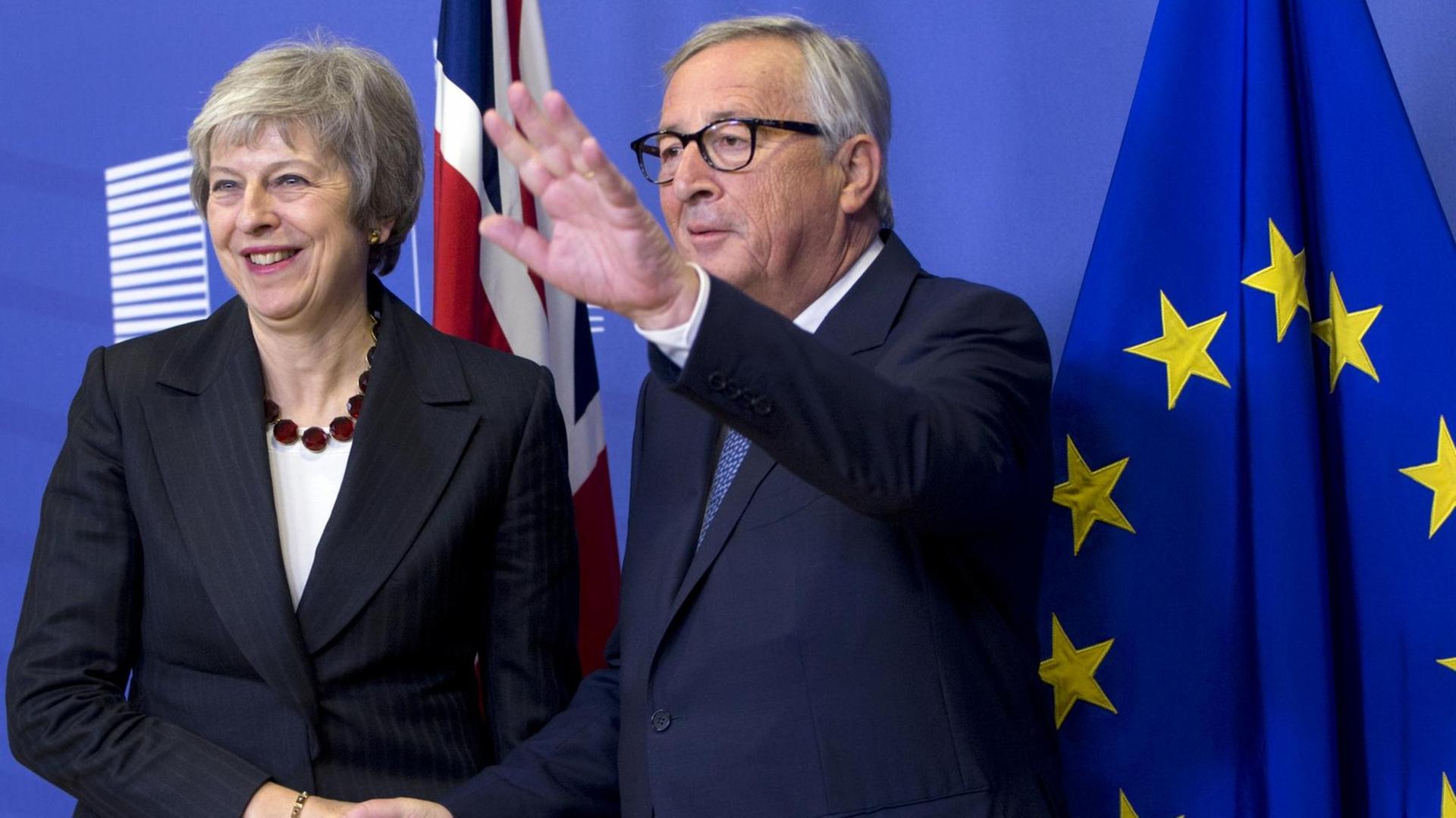 Theresa May und Jean-Claude Juncker in Brüssel (21.11.2018).