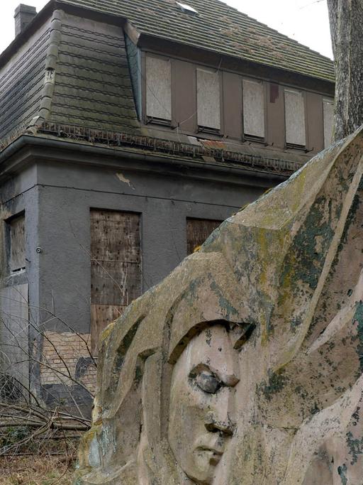 Eine ehemalige Militäranlage in Wünsdorf (Brandenburg), fotografiert am 05.03.2014. Auf einem rund 600 Hektar großen Gelände der einstigen Garnisonsstadt befand sich das Oberkommando der Sowjetischen Streitkräfte in Deutschland.
