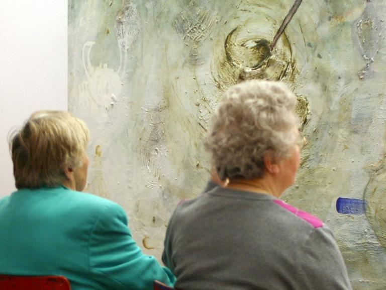 Eine Führung für Demenz-Patienten in der Kunsthalle Bielefeld