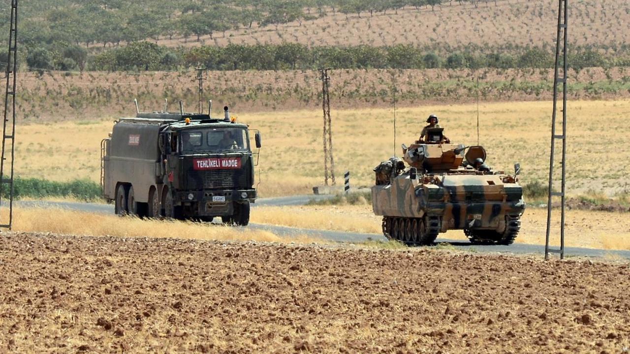 Türkische Truppen kehren nach einem Militäreinsatz in Syrien zurück.