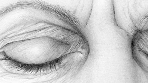 De Bleistiftzeichnung einer verärgerten Frau mit geschlossenen Augen in Nahaufnahme.