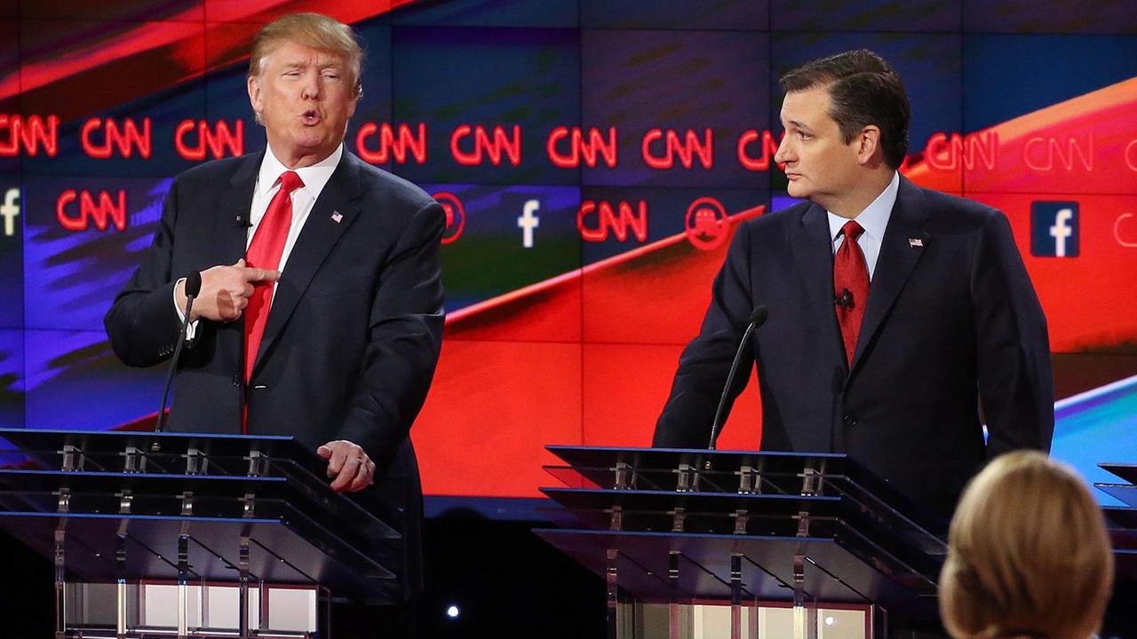 Donald Trump und Ted Cruz während einer Debatte in Las Vegas 2016.
