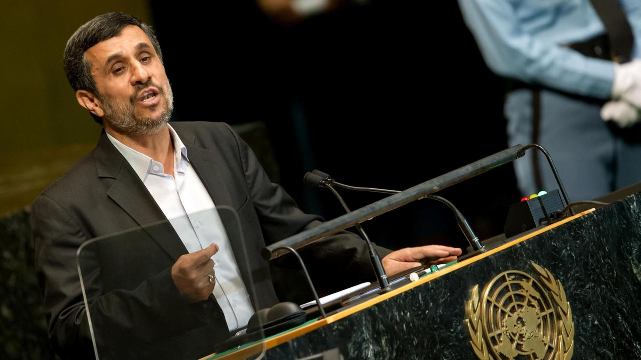 Der iranische Präsident Mahmud Ahmadinedschad spricht 2012 bei UN-Generalversammlung in New York.