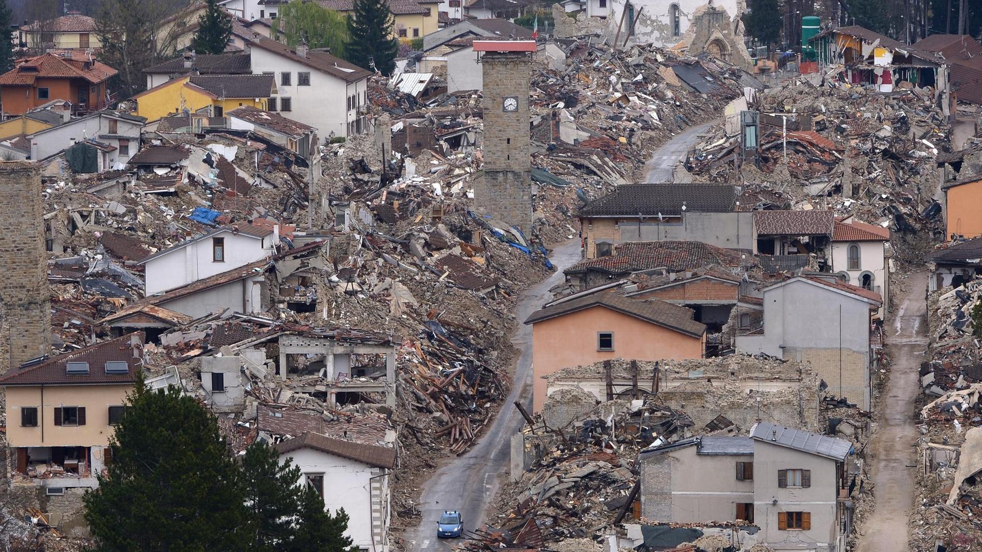Das historische Zentrum von Amatrice acht Monate nach dem Beben der Stärke 6.0. am 24.8.2016, bei dem fast 300 Menschen ums Leben kamen.