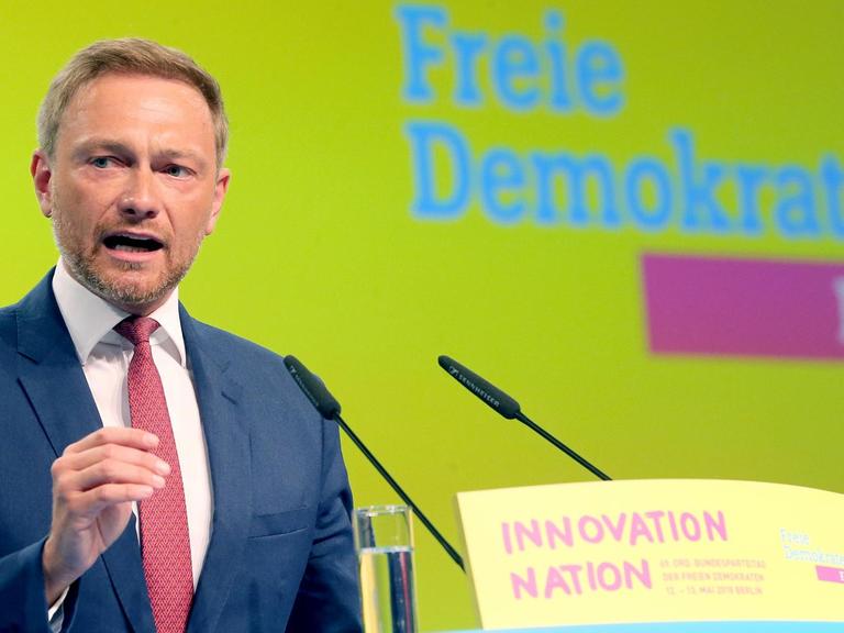 Christian Lindner, FDP-Vorsitzender, hält auf dem 69. Ordentlichen Bundesparteitag der FDP eine Rede.