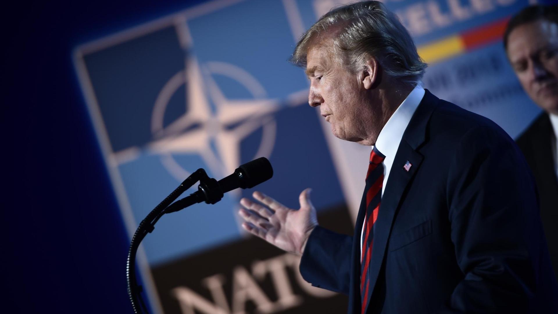 US-Präsident Trump spricht beim NATO-Gipfel in Brüssel.