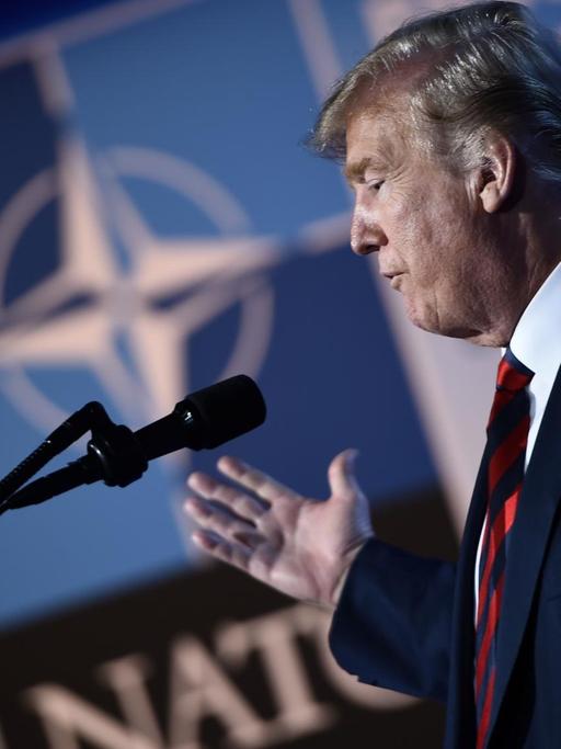 US-Präsident Trump spricht beim NATO-Gipfel in Brüssel.