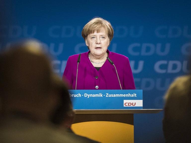 Bundeskanzlerin Angela Merkel, CDU, haelt eine Rede im Rahmen des 30. Parteitags der CDU Deutschland in Berlin, 26.02.2018.