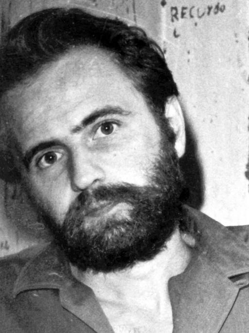 Der französische Schriftsteller, Journalist und Philosoph Régis Debray im August 1967 in Haft in Bolivien