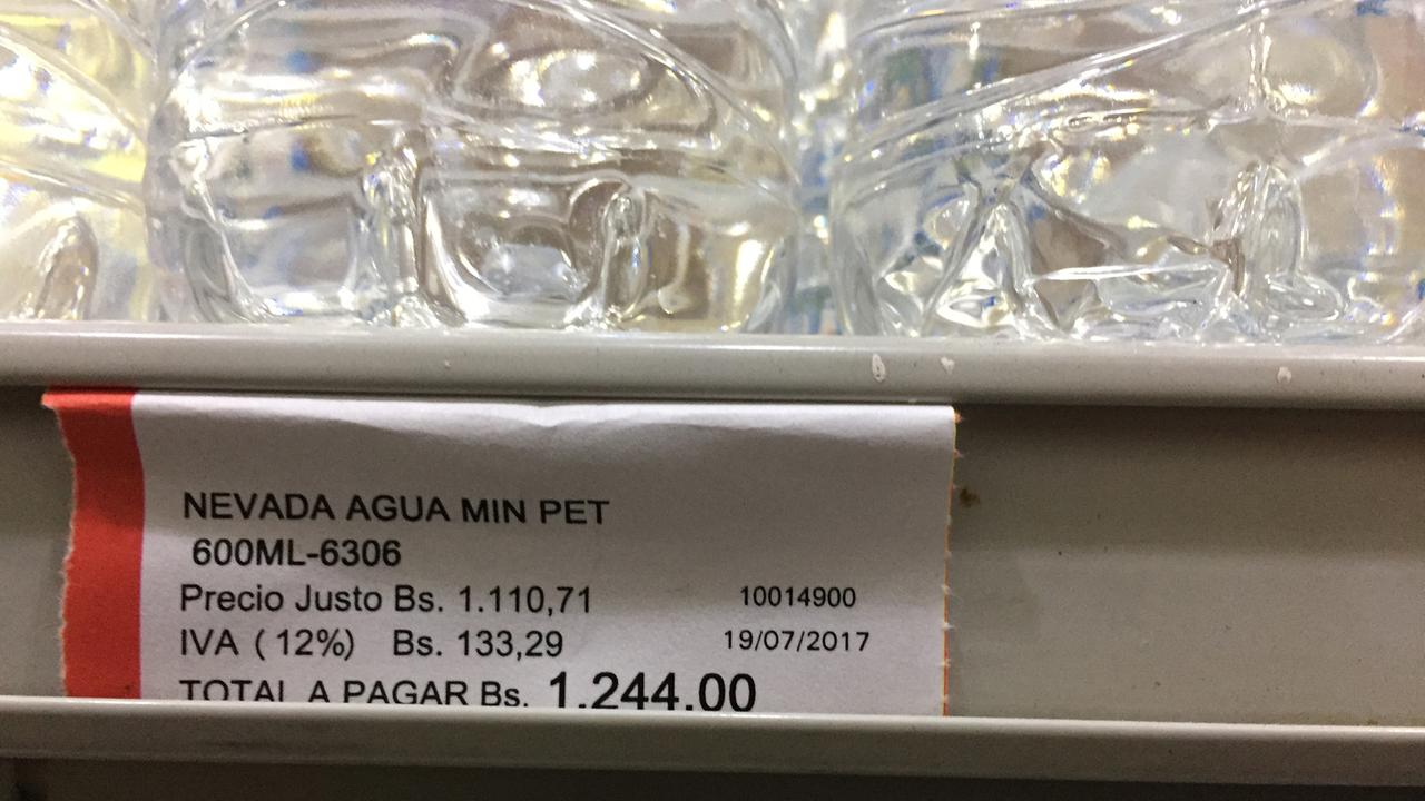 Venezuela: Eine Flasche Mineralwasser kostet im Supermarkt so viel wie 25 Tankfüllungen Benzin.