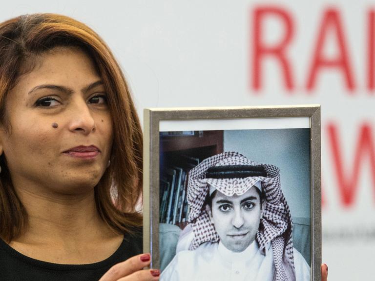 Ensaf Haidar, Ehefrau des in Saudi-Arabien inhaftierten und mit lebensbedrohlicher Prügelstrafe belegten Blogger und Aktivist Raif Badawi, Straßburg
