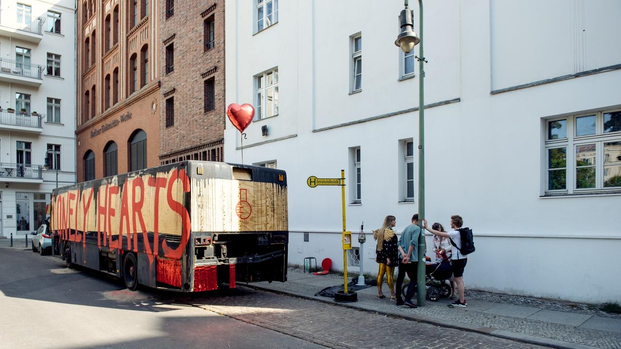 Die „Lonely Hearts Bus Tour“ des Opera Lab Berlin