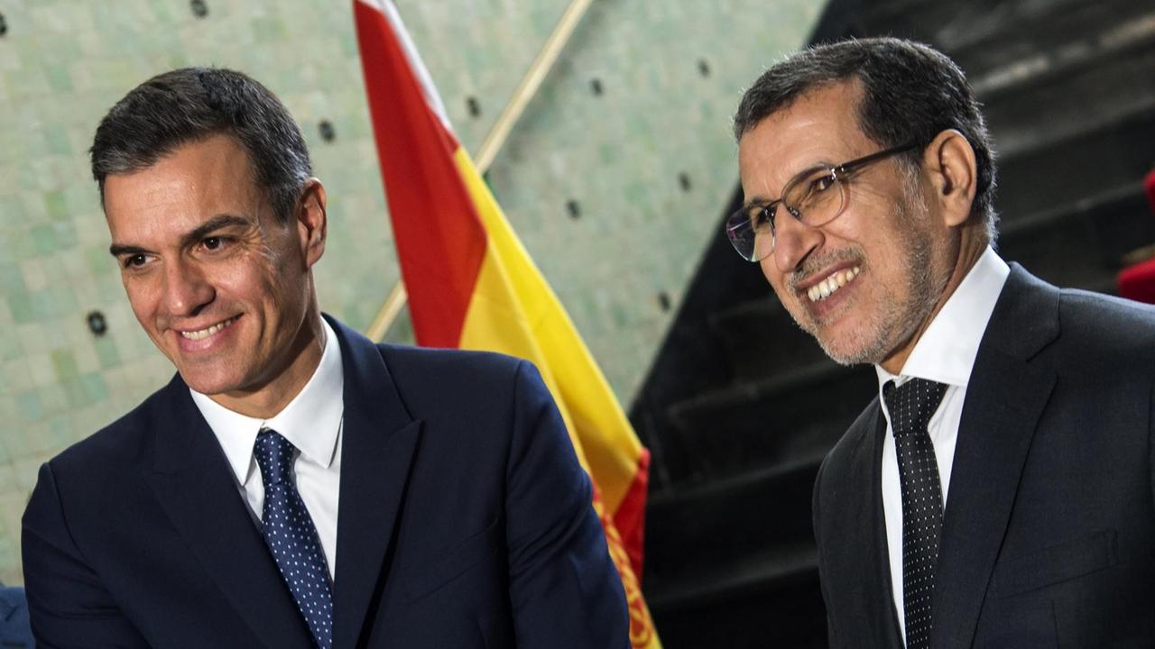 Spaniens Ministerpräsident Pedro Sánchez (l.) trifft im November in Rabat den marokkanischen Regierungschef Saad Eddine el-Othmani. 
