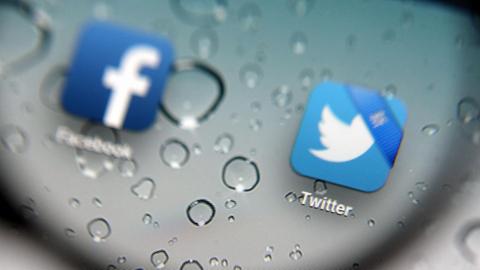 Soziale Netzwerke wie Twitter und Facebook müssen seit dem 01. Januar neue Regeln einhalten.