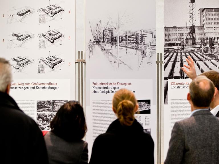 Blick in die Ernst-Neufert-Ausstellung im Neuen Museum in Nürnberg