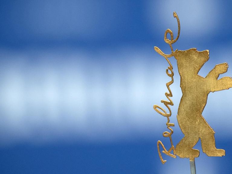 18.02.2018, Berlin: Berlinale, Pressekonferenz: Das stilisierte Logo der Internationalen Filmfestspiele Berlin, der Berlinale-Bär. Foto: Ralf Hirschberger/dpa-Zentralbild/dpa | Verwendung weltweit