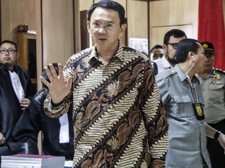 Jakartas Gouverneur Purnama steht wegen Blasphemie vor Gericht.